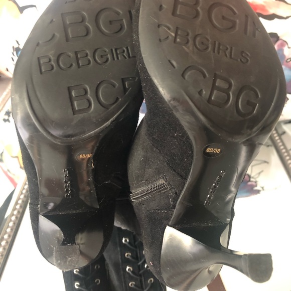 Boots - Picture 4 of 5